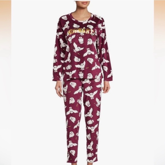 Wizarding World Of Harry Potter Other - Women's Maroon Pajama Set with White Print